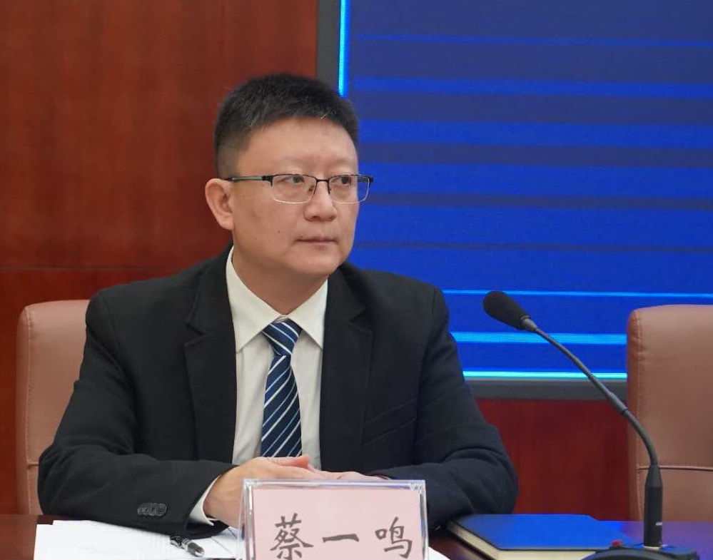 蔡一鸣:各位媒体朋友们:上午好!