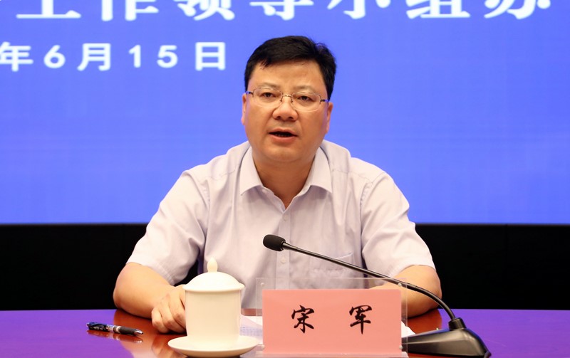 6月15日柳州市举行第二届龙城人才周新闻发布会