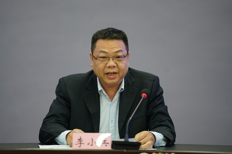 李小兵:我来回答记者的的第二个问题.