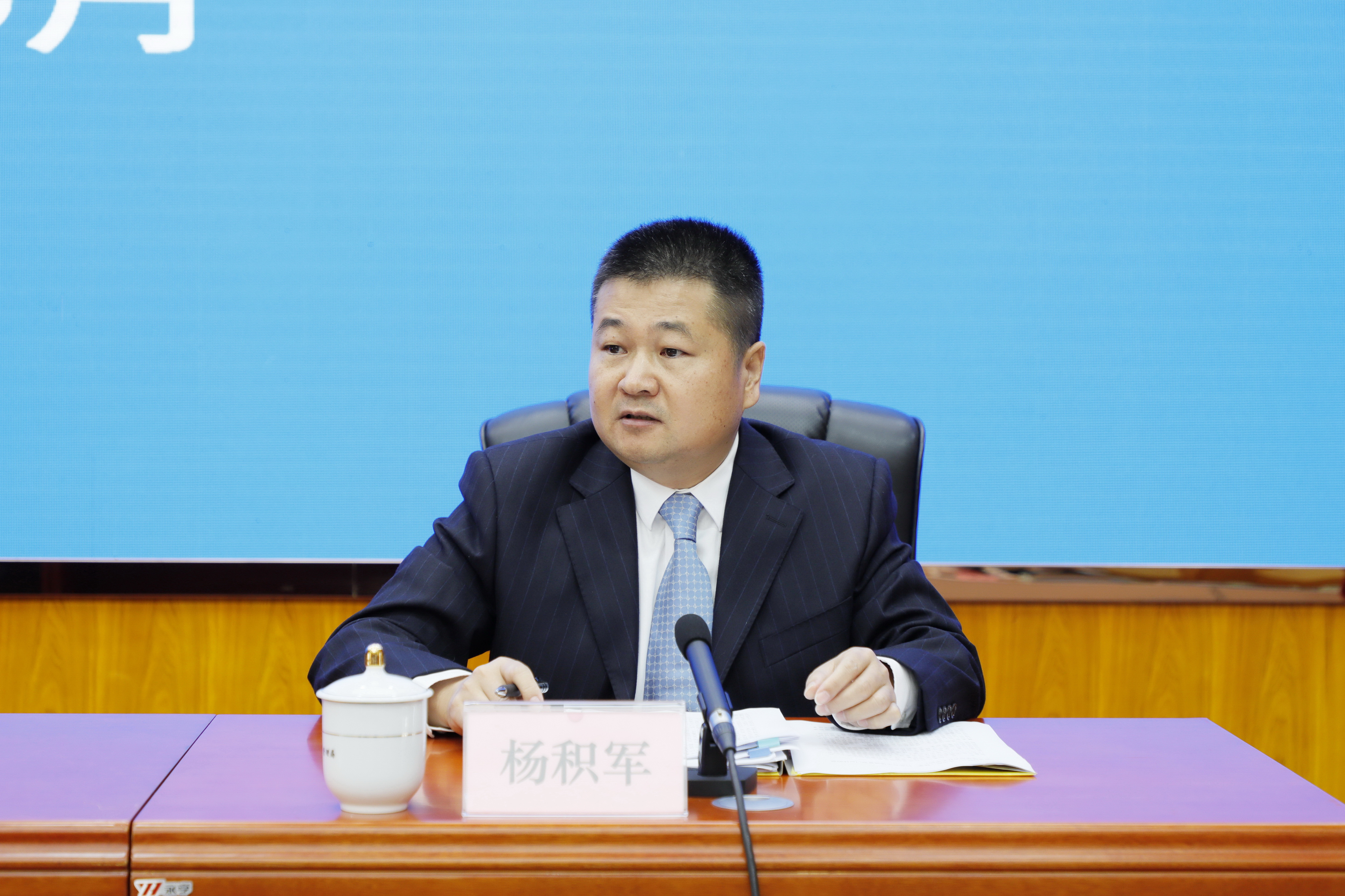 6月18日广西市场监管局召开2021年广西民生领域案件查办铁拳行动新闻