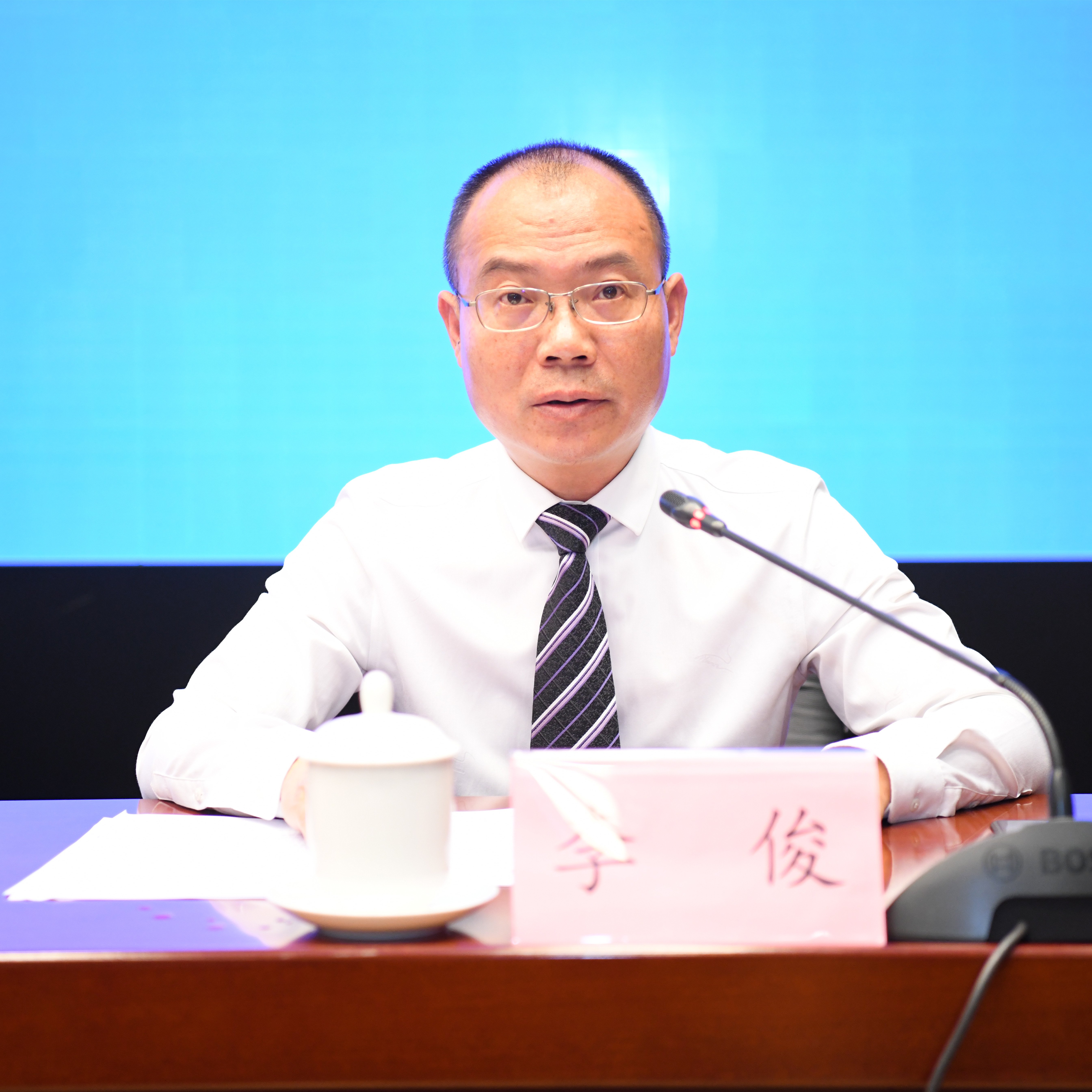 柳州市广播电视台综合广播记者:谢谢梁日春副主任的介绍.