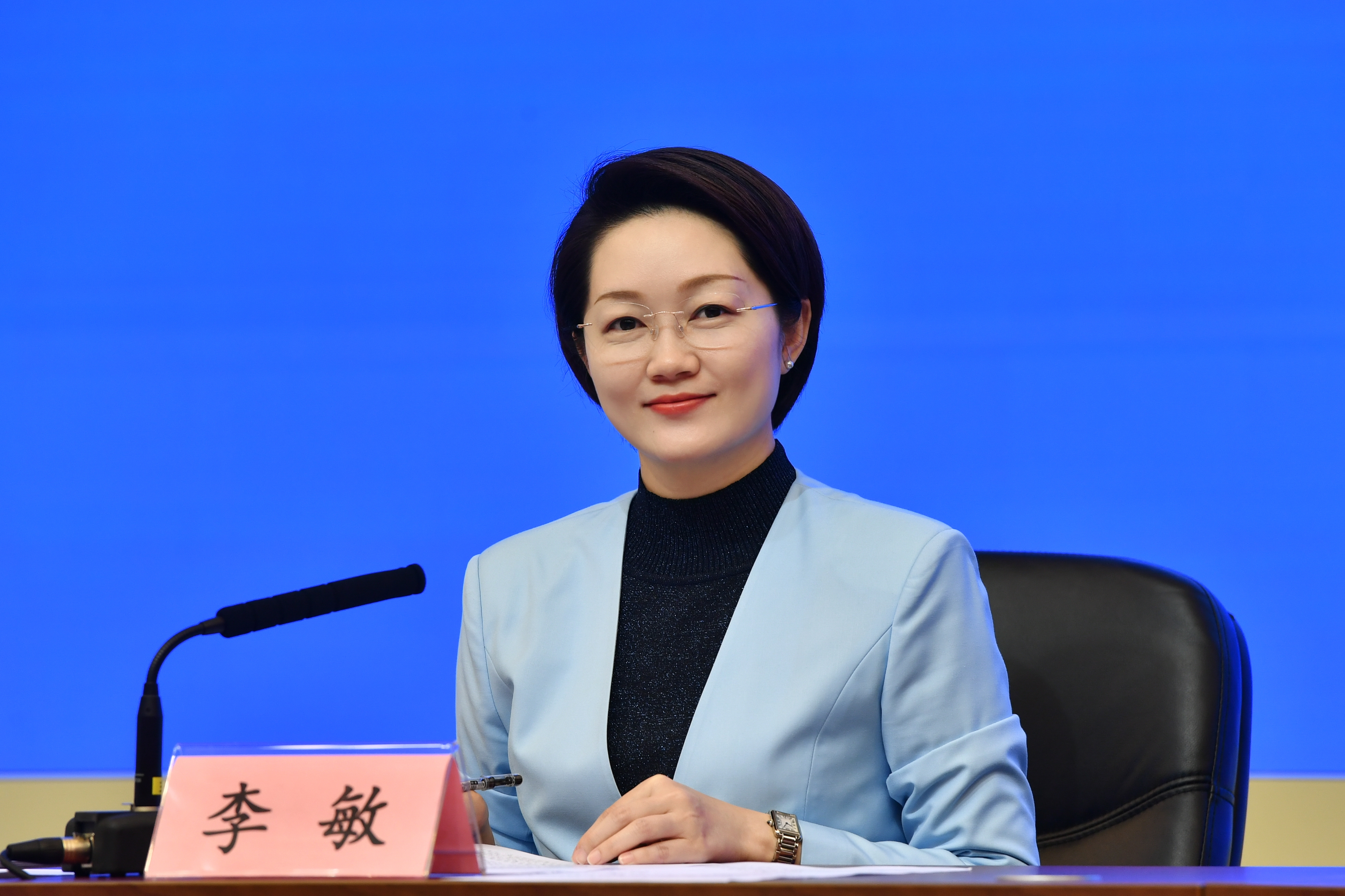 11月15日南宁市举行公安出入境管理工作新闻发布会